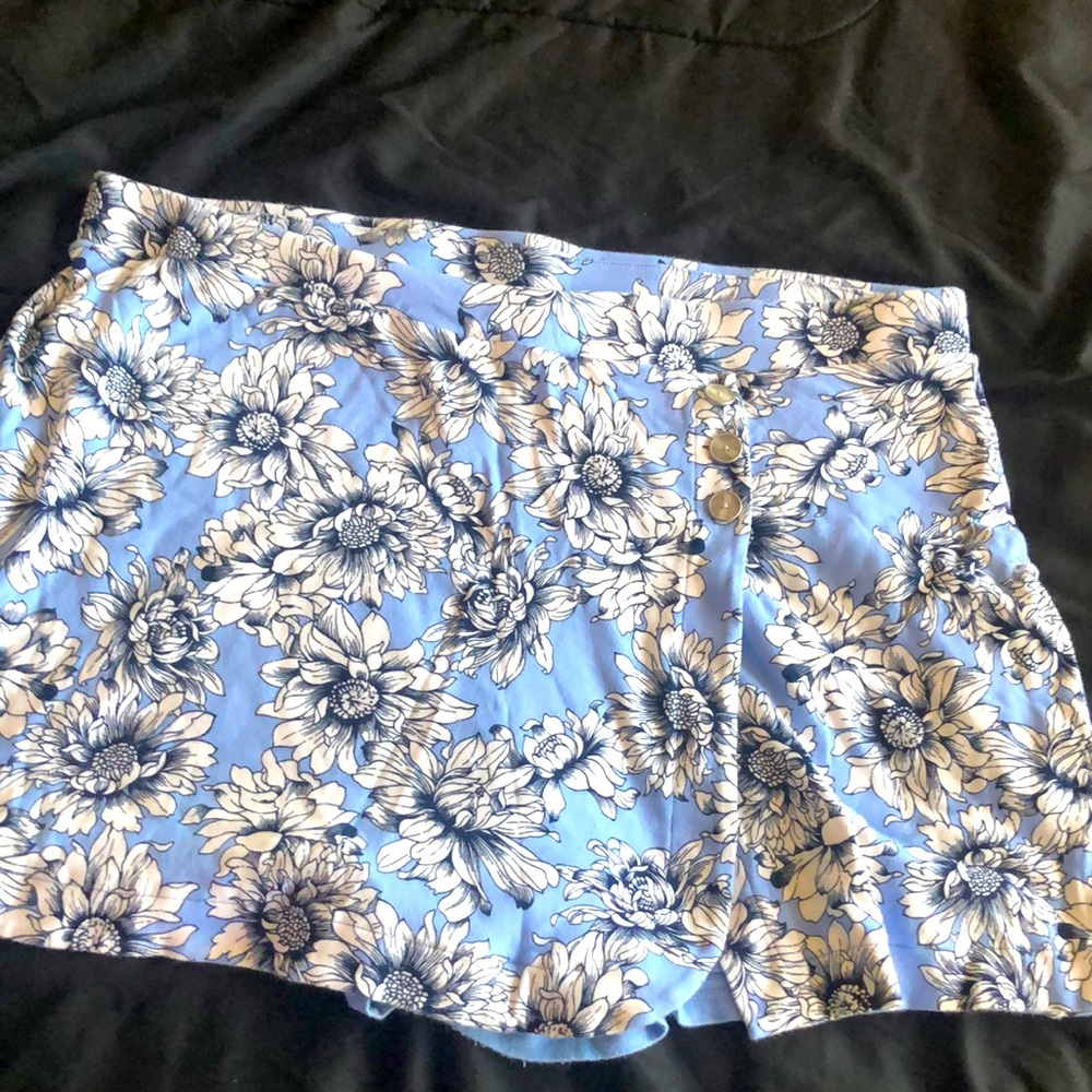 Gently warn skort